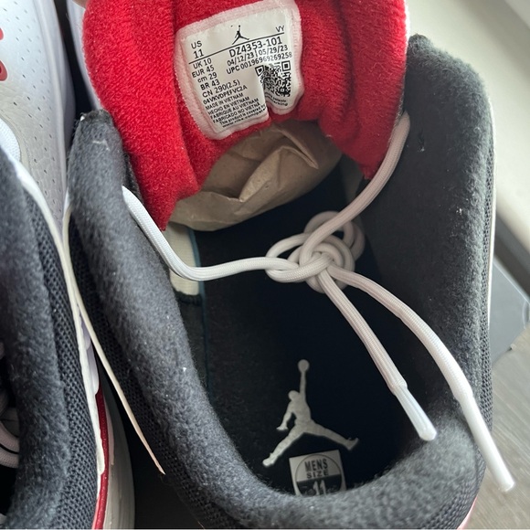 JORDAN ✨ Max Aura 5 White/Black Varsity Red Men’s SIZE 11 NIB - Picture 3 of 5